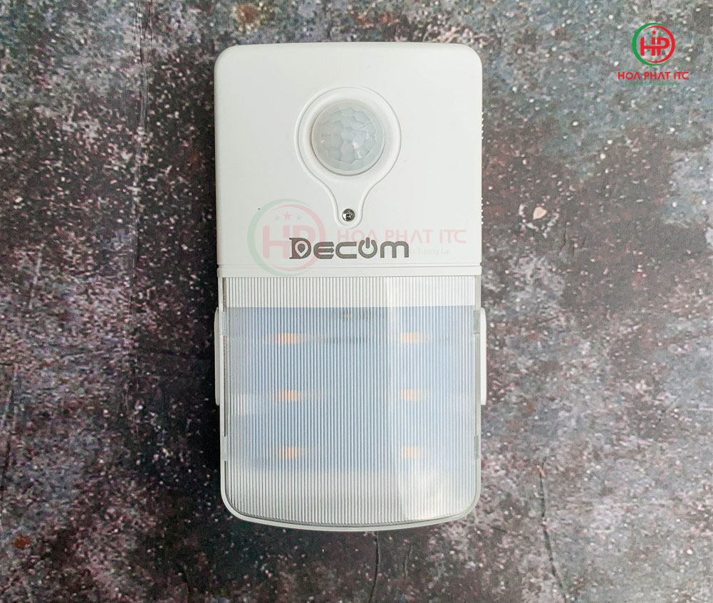 Den-LED-cam-ung-dung-pin-AAA-Decom-DC-069D-mat-truoc